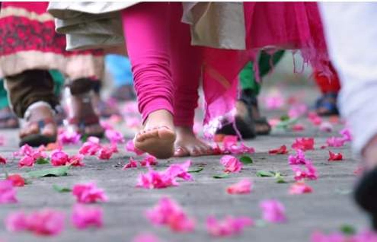 என் ஆளோட செருப்பக் காணோம் படத்தின் டீசர் வெளியீடு!