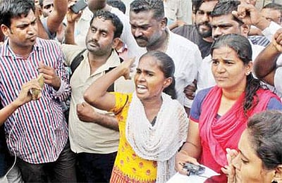 அநீதிகளை எதிர்த்து தொடர்ந்து போராடுவேன்: சிறையில் இருந்து விடுதலையான மாணவி வளர்மதி