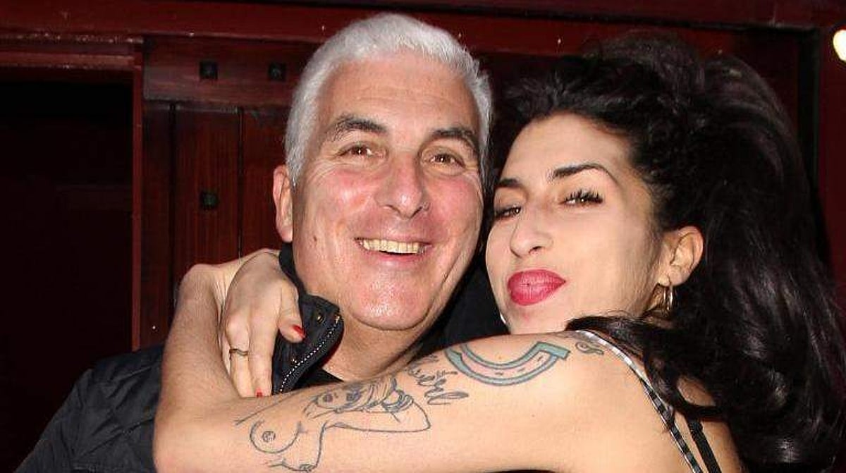 எனது மகளின் ஆவி என்னை தினமும் வந்து பார்க்கிறது: பிரபல பாடகியின் தந்தை பேட்டி!