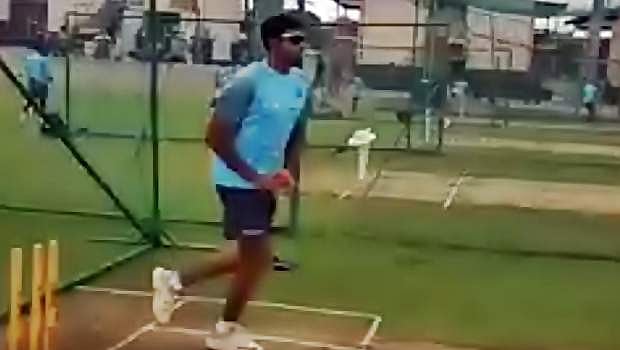 வலைப்பயிற்சியில் வேகப்பந்து வீசிய அஸ்வின்!