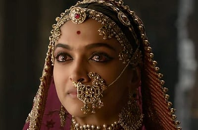 பத்மாவத் படத்தை வெளியிடத் தடையில்லை: உச்ச நீதிமன்றம் உத்தரவு!