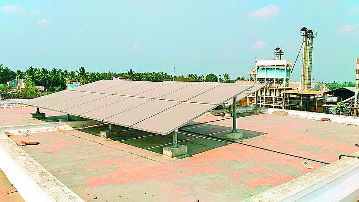 காற்றில் பரவும் அரிசி ஆலை கருந்துகள்கள்: அரசு ஊழியர்கள், பொதுமக்கள் கடும் அவதி