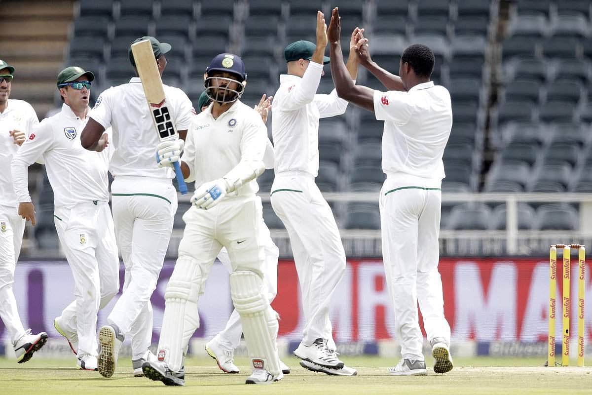 பந்துவீச்சில் மிரட்டும் தெ.ஆ: இந்திய அணி மீண்டும் திணறல்!