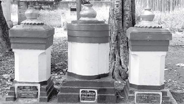 பேரூரில் பராமரிப்பில்லாத காந்தி அஸ்தி மேடை: மண்டபம் அமைக்க அரசு நடவடிக்கை எடுக்குமா?