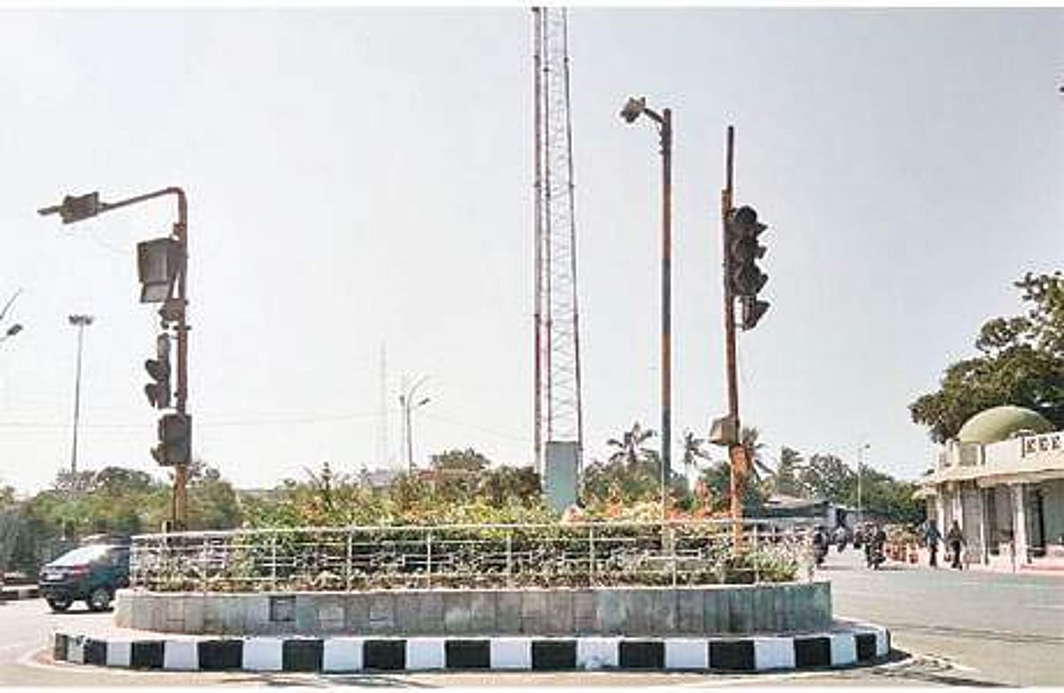 சிக்னலில் நிற்காமல் போகாதீர்கள்.. உங்களுக்கு என ஒரு வரலாறே உருவாகப் போகிறதாம்!