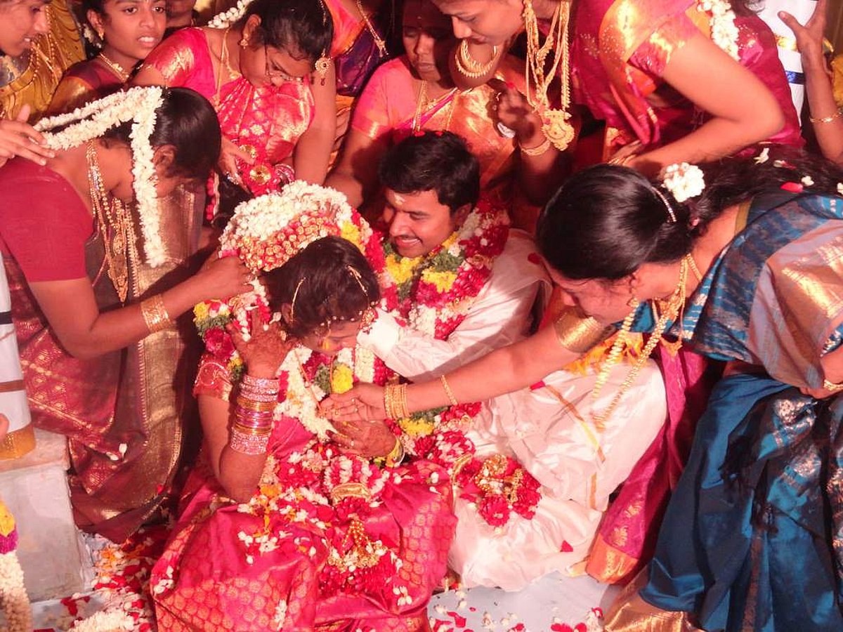 ஏன் நம்முடைய திருமண நிகழ்வுகள் கொண்டாட்டத்தை இழந்து கொண்டிருக்கிறது?