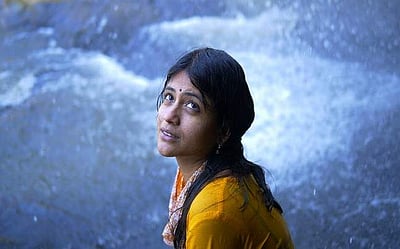 சிமெண்ட் காடு - பாடல் வீடியோ