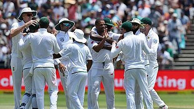 7 விக்கெட்டுகளை இழந்து இந்தியா திணறல்