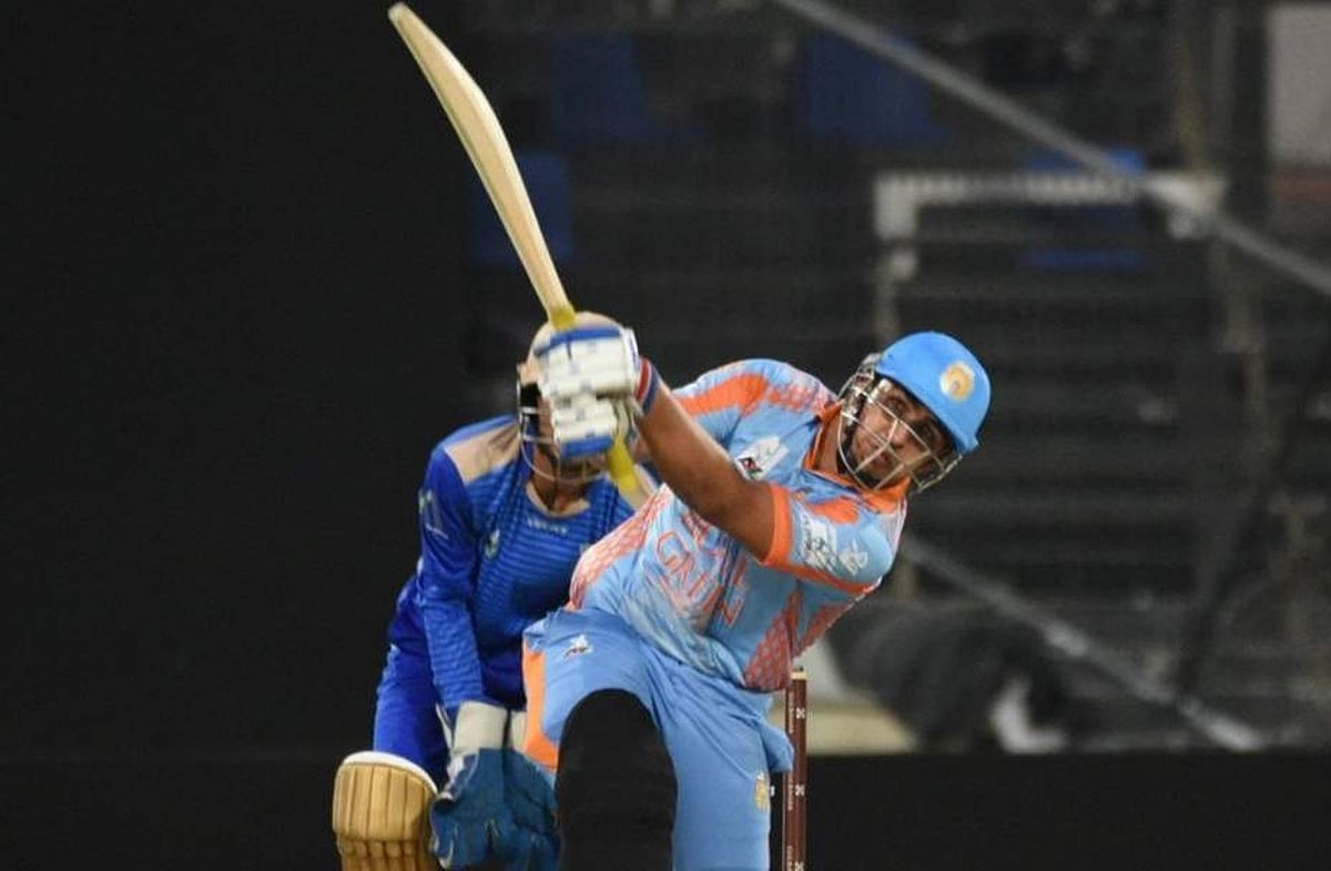 ஆறு பந்துகளில் ஆறு சிக்ஸர்கள்: ஆப்கானிஸ்தான் வீரர் சாதனை! (விடியோ)