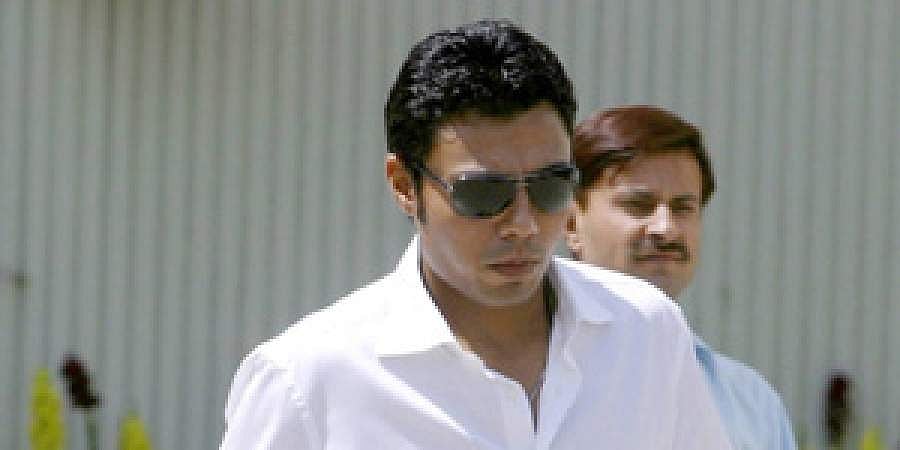 ஸ்பாட் ஃபிக்ஸிங் செயலில் ஈடுபட்டதாக பாகிஸ்தான் வீரர் டேனிஷ் கனேரியா ஒப்புதல்!