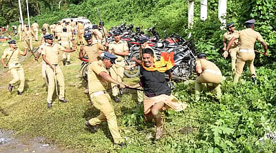 சபரிமலையில் வன்முறை