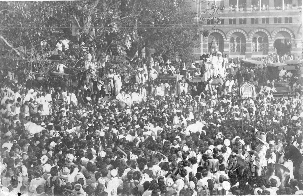 1925 ல் ‘மகாத்மா’  முதன்முறையாக சென்னைக்கு விஜயம் செய்த போது எடுக்கப்பட்ட புகைப்படங்களின் தொகுப்பு...