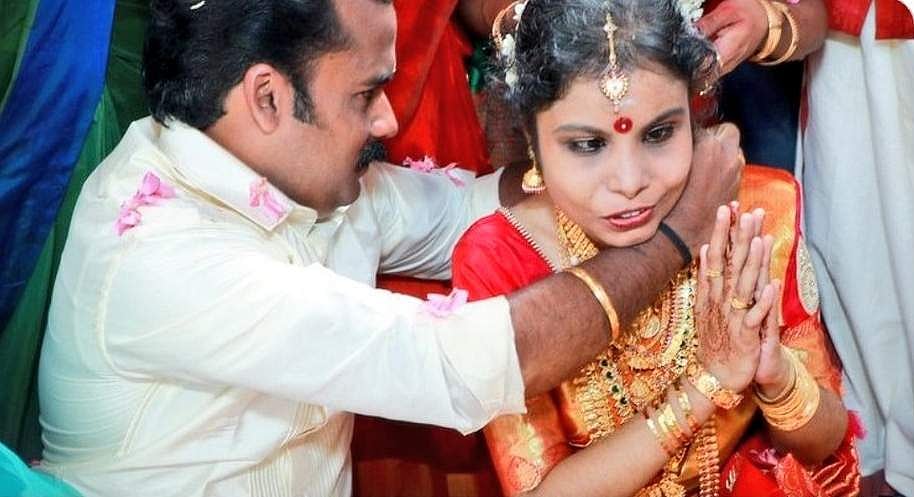 பாடகி வைக்கம் விஜயலட்சுமிக்கு இன்று திருமணம் நடைபெற்றது!