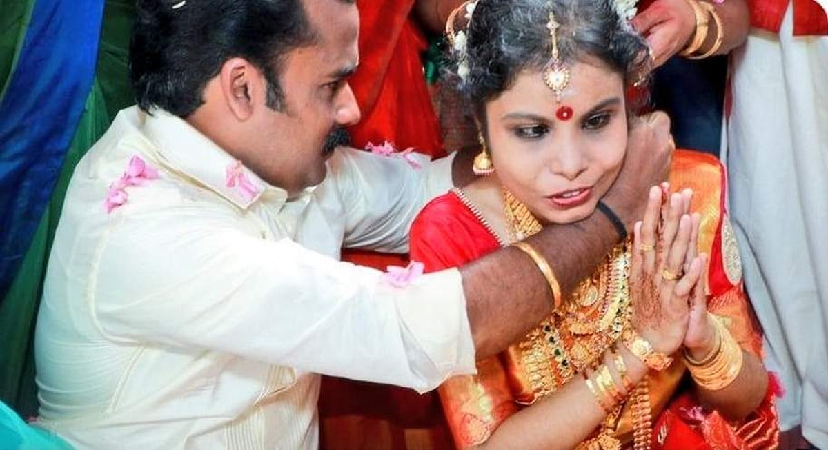 பாடகி வைக்கம் விஜயலட்சுமிக்கு இன்று திருமணம் நடைபெற்றது!