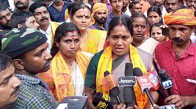 சபரிமலையில் பதற்றம்