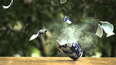 கண்ணாடிப் பாத்திரங்களில் சிறு கீறல் விழுந்தால் என்ன செய்யலாம்?