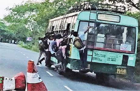 பத்தினம்புதூரில் 5 பேருந்துகளை வழிமறித்து சாலை மறியலில் ஈடுபட்ட பொதுமக்கள்