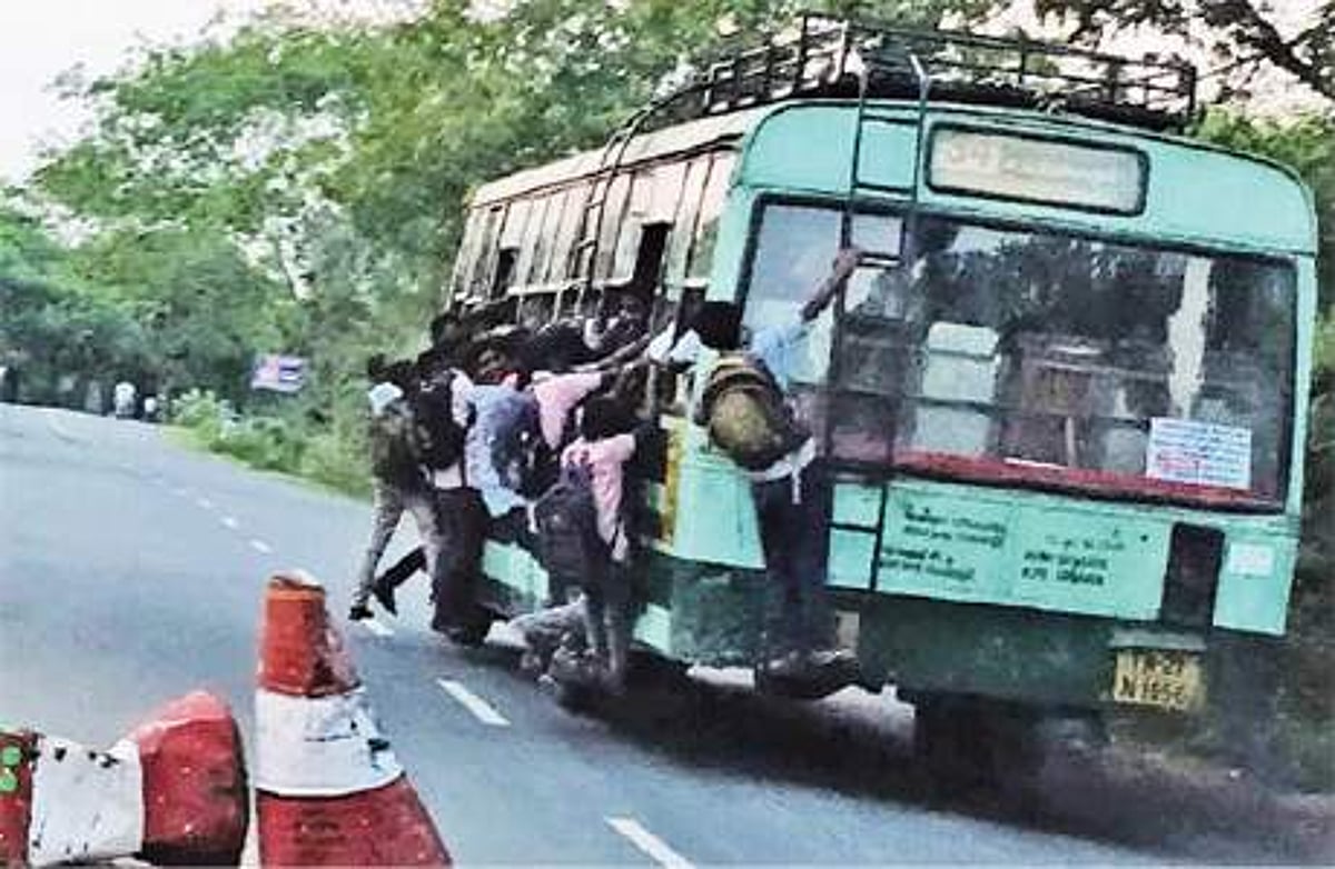 பத்தினம்புதூரில் 5 பேருந்துகளை வழிமறித்து சாலை மறியலில் ஈடுபட்ட பொதுமக்கள்