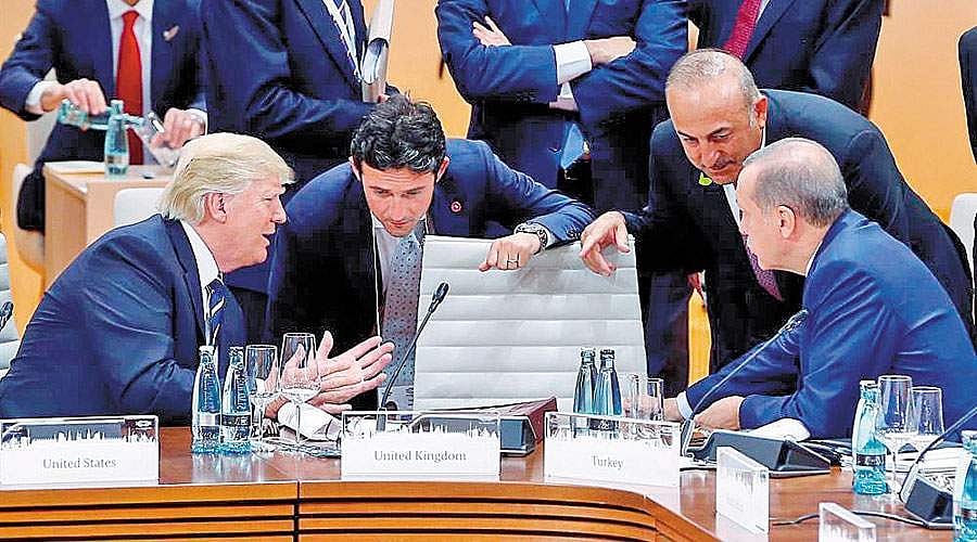 போலி புகைப்படங்கள்... கண்டுபிடிக்கிறது முகநூல்!