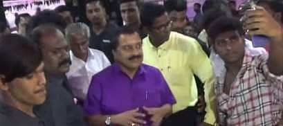 என்னய்யா செல்பீ? சும்மா சும்மா செல்ஃபீ?!