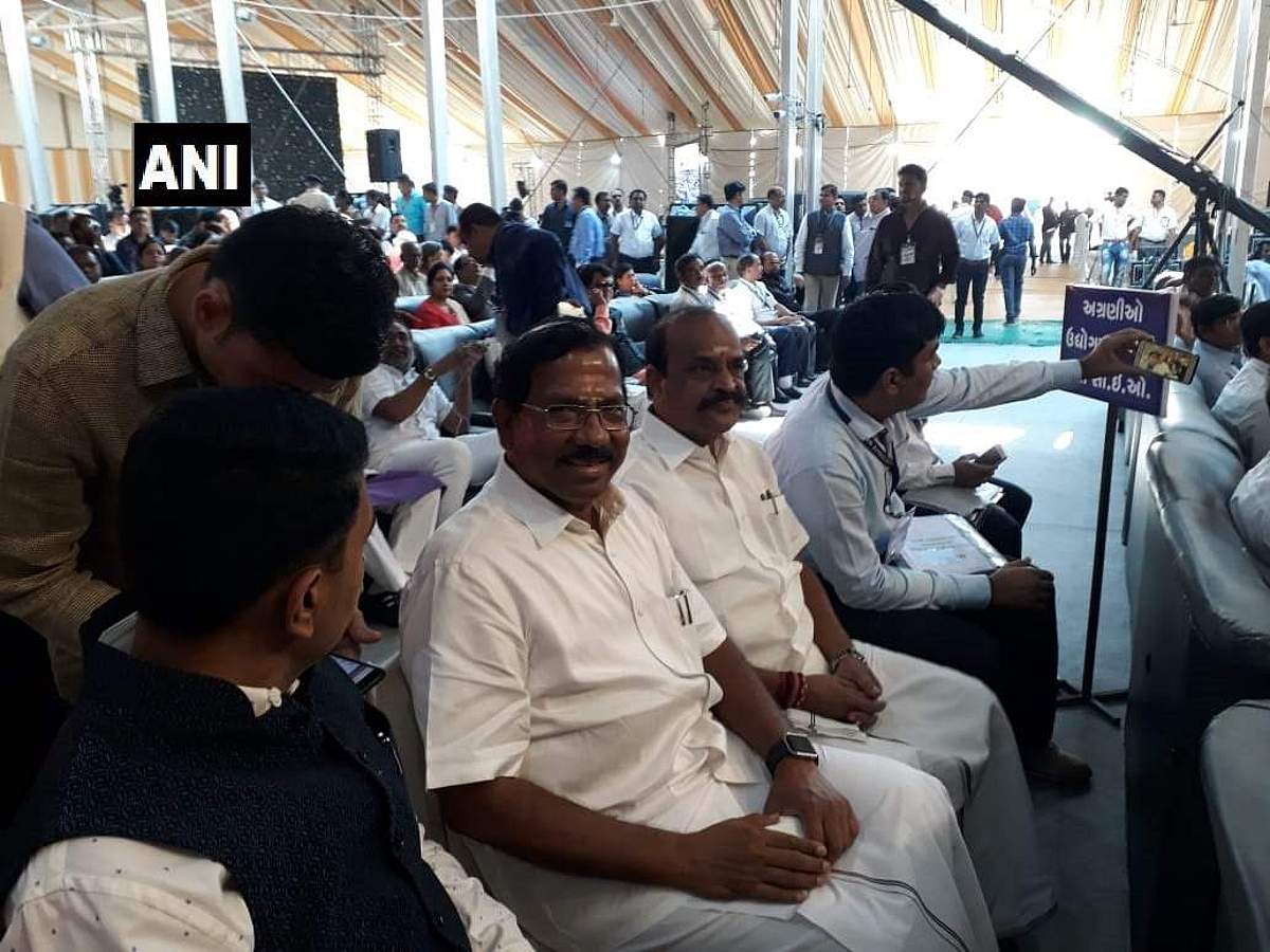 வல்லபாய் படேல் சிலை திறப்பு விழாவில் தமிழக அமைச்சர்கள் பங்கேற்பு