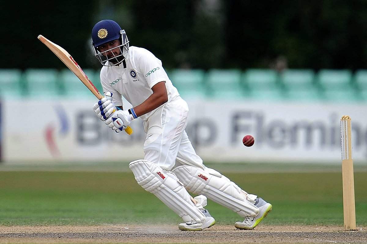 முதல் டெஸ்டிலேயே அரை சதம் அடித்து சாதனை செய்த பிருத்வி ஷா!