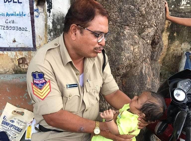 தெலங்கானா: பாதுகாப்புப் பணியோடு மனிதநேயத்தையும் வென்ற காவலர்