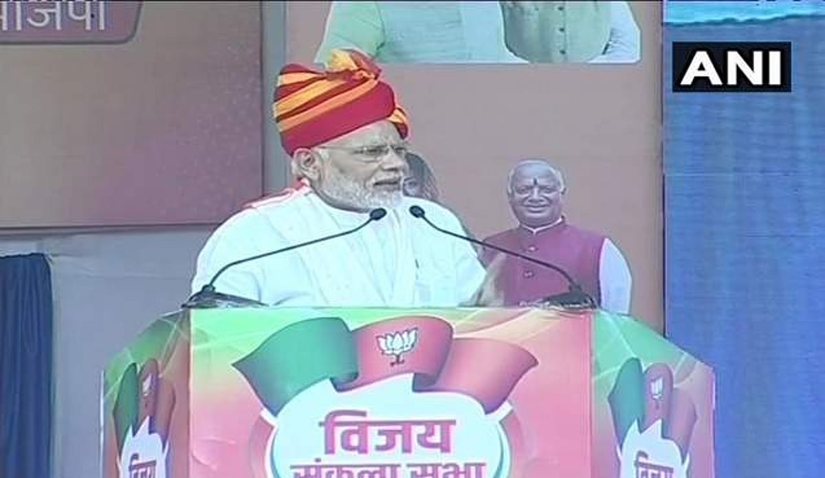 துல்லியத் தாக்குதல் குறித்து கேள்வி எழுப்பி எதிர்க்கட்சியினர் ராணுவ வீரர்களை அவமானப்படுத்தி விட்டனர்: மோடி