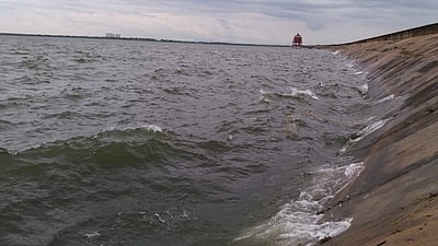 செம்பரம்பாக்கம் ஏரி உபரிநீர் திறப்பு 1,000 கன அடியாக உயர்வு: கரையோர மக்களுக்கு எச்சரிக்கை!