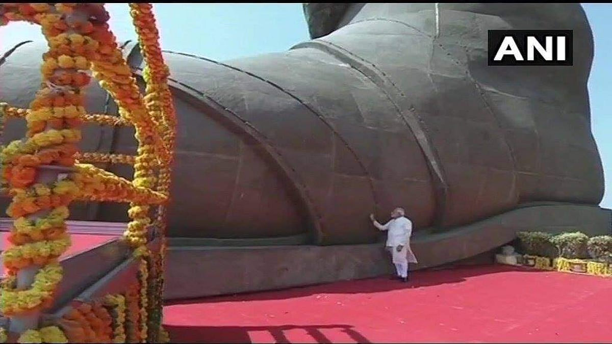 'பறவை எதுவும் கீழே போட்டு விட்டதா ?' : மோடியை கிண்டல் செய்த நடிகைக்கு பாஜக பதில்