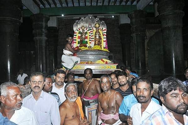 நாச்சியார்கோயில் கல்கருடன் ஆலயத்தில் ஸ்ரீ மணவாள மாமுனிகள் திருநட்சத்திர புறப்பாடு