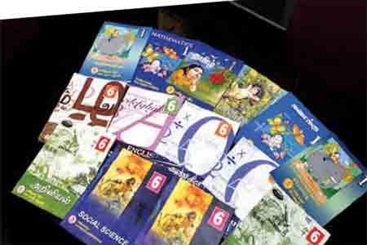 பாடப் புத்தகங்கள் வழங்குவதில் காலதாமதம்: சிறுபான்மை மொழி மாணவர்களுக்கு பாதிப்பு