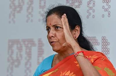 ரஃபேல் விவகாரத்தில் உண்மையை மறைக்கவே காங்கிரஸ் அமளி: நிர்மலா சீதாராமன்  