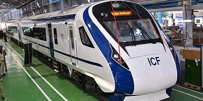 சோதனை ஓட்டத்துக்கு தயாராகும் சென்னையின் செல்லப்பிள்ளை ரயில்-18