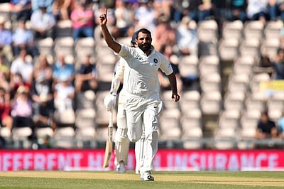 15 ஓவர்களுக்கு மேல் வீசவேண்டாம்: ரஞ்சி ஆட்டத்தில் விளையாடும் ஷமிக்கு பிசிசிஐ கட்டுப்பாடு!