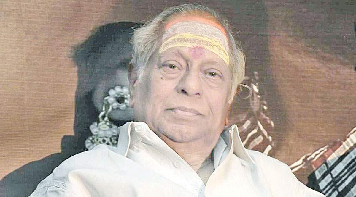 யார் அந்த நிலவு?