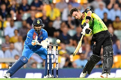 அதிரடியாக விளையாடிய ஆஸி. வீரர்கள்: இந்திய அணிக்கு 174 ரன்கள் இலக்கு!