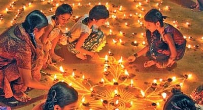 சனீஸ்வர பகவானின் அருள் கிடைக்கனுமா? மண் அகலில் விளக்கேற்றுங்க!