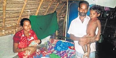 நாகப்பட்டினம்: நண்பன் பட பாணியில் மின்சாரம் இல்லாத மருத்துவமனையில் பிரசவித்த பெண்
