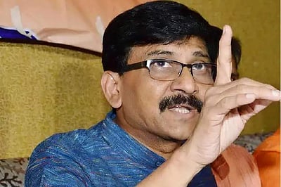 17 நிமிடங்களில் பாபர் மசூதியை  இடித்தோம்; ராமர் கோவிலுக்கு சட்டம் இயற்ற எவ்வளவு காலம் வேண்டும்?: சிவசேனா கேள்வி 