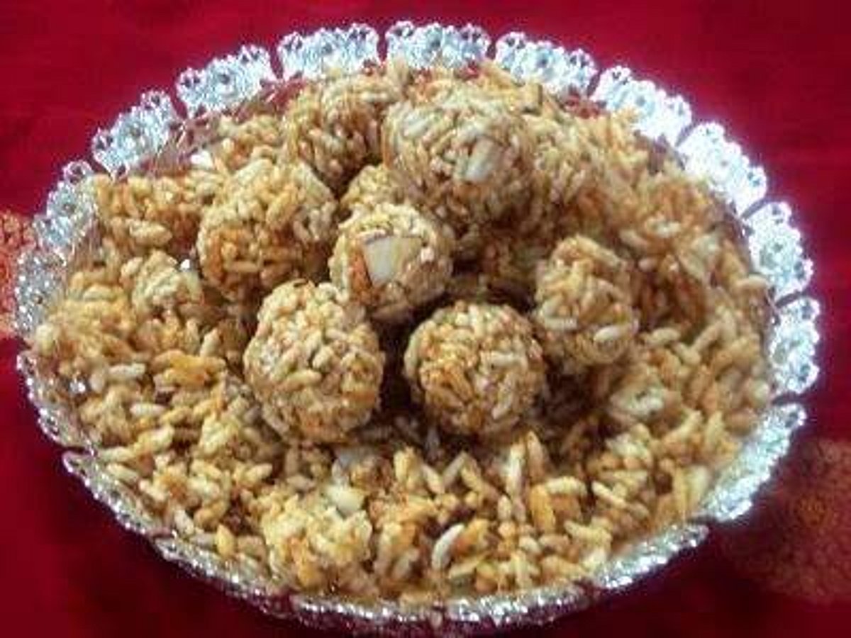 ‘கார்த்திகை ஸ்பெஷல் அவல்பொரி உருண்டை’ வீட்டிலும் செய்யலாம் ஈஸி தான்!