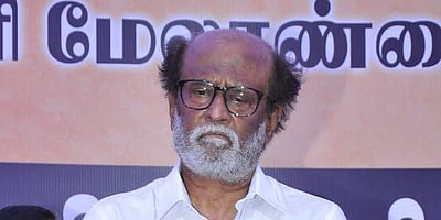 மறைந்த நடிகர் அம்பரீஷ் உடலுக்கு இறுதி அஞ்சலி செலுத்தினார் ரஜினி!