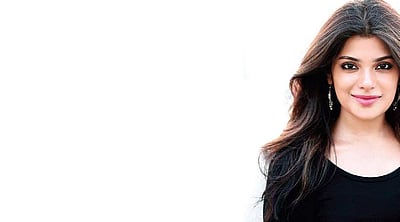 நடிகை ஆத்மிகா 