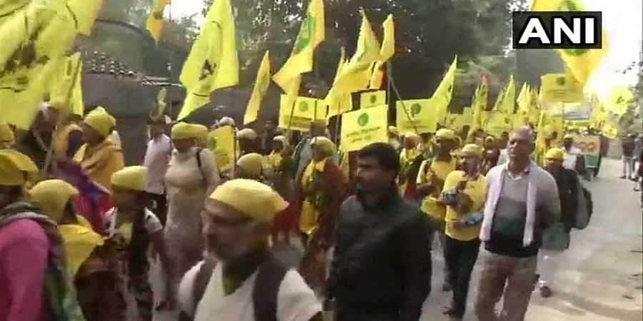 தில்லியில் லட்சத்துக்கும் மேற்பட்ட விவசாயிகளின் இரண்டு நாள் மெகா பேரணி