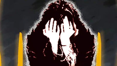 சானிட்டரி நேப்கின் வீசி எறிந்தது யார்?: மாணவிகளின் ஆடைகளைக் களைந்து சோதனை நடத்திய கொடூரம் 