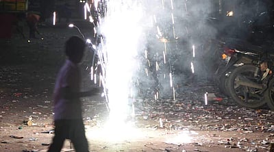 புதுவையில் பட்டாசு வெடிக்க நேரக் கட்டுப்பாடு