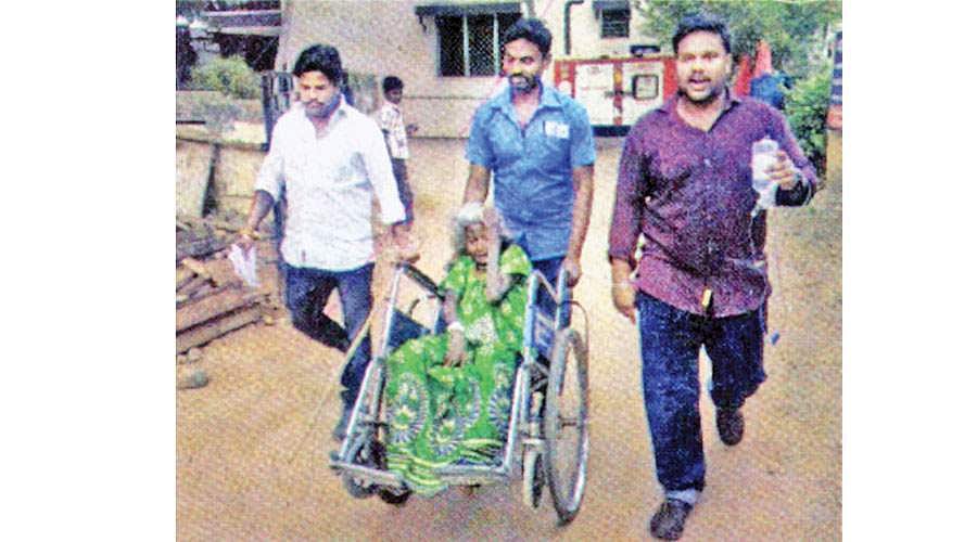 பாராட்டுப் பாமாலை!  - 24: உதவிய கரங்கள்!