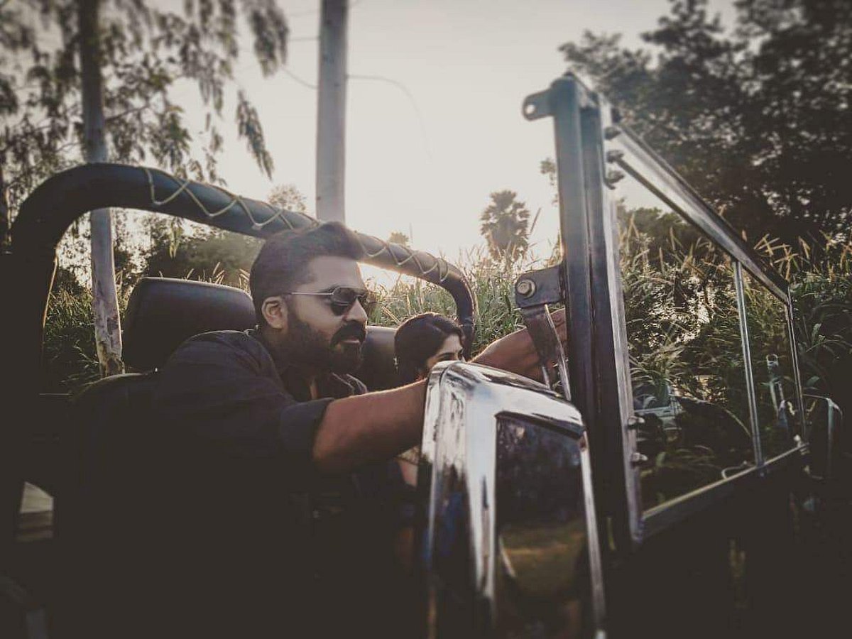 சிம்பு நடித்துள்ள ‘வந்தா ராஜாவாதான் வருவேன்’ பட டீசர் வெளியீடு!