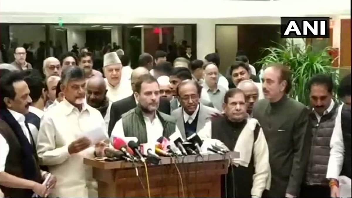 அரசுடன் இணைந்து பணியாற்ற முடியாததால் உர்ஜித் படேல் ராஜிநாமா செய்துள்ளார்: ராகுல்