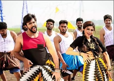 ஆரவ்வுடன் 'ராஜ பீமா’ படத்துக்காக குத்து டான்ஸ் ஆடினார் ஓவியா!